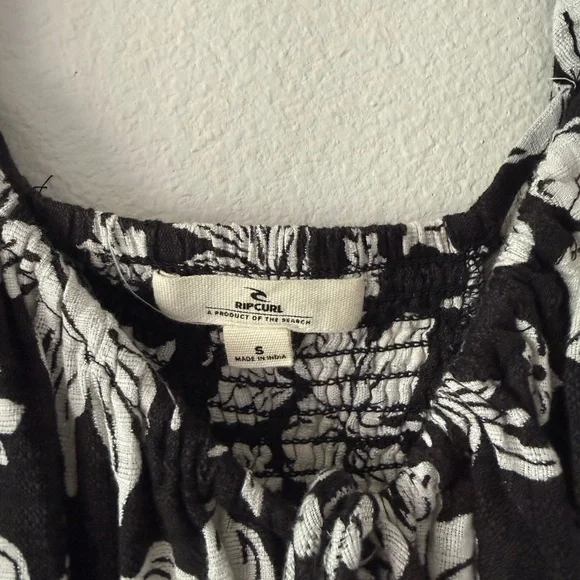 Rip Curl Black and White Floral Maxi Dress - Picture 3 of 4